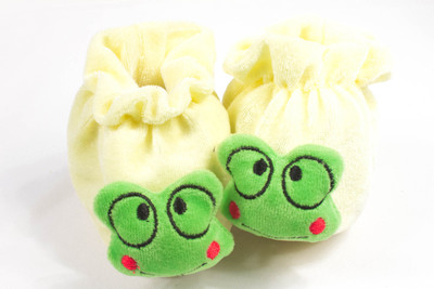 

Ole Baby 3D Plush Soft Velvet Fabric light weight Newborn Infant Prewalker Crib Shoes Baby girl Baby Boy Shoes 0-4 Months Booties(Toe to Heel Length - 10 cm Green)