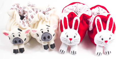 

Ole Baby 3D Plush Soft Velvet Fur Fabric light weight Newborn Infant Non Slip Anti Skid Sole Prewalker Crib Shoes Baby girl Baby Boy shoes 0-4 Months Pack of 2 Booties(Toe to Heel Length - 10 cm Multicolor)