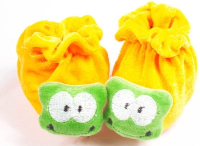 

Ole Baby 3D Plush Soft Velvet Fabric light weight Newborn Infant Prewalker Crib Shoes Baby girl Baby Boy Shoes 0-4 Months Booties(Toe to Heel Length - 10 cm Orange)