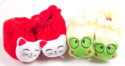 

Ole Baby 3D Plush Soft Velvet Fabric light weight Newborn Infant Prewalker Crib Shoes Baby girl Baby Boy Shoes 0-4 Months Pack of 2 Booties(Toe to Heel Length - 10 cm Multicolor)