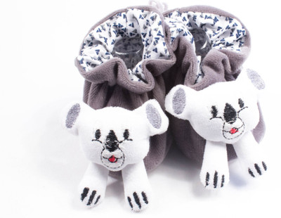 

Ole Baby 3D Plush Soft Velvet Fur Fabric light weight Newborn Infant Non Slip Anti Skid Sole Prewalker Crib Shoes Baby girl Baby Boy shoes 0-4 Months Booties(Toe to Heel Length - 10 cm Grey)