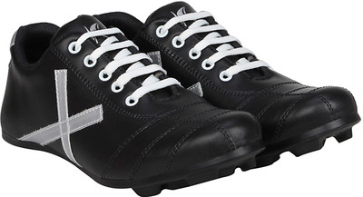 

Kraasa Athletic Football Shoes For Men(Black, Silver