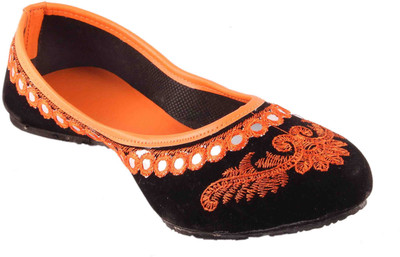 

Shopping Station Jutis For Women(Black, Orange