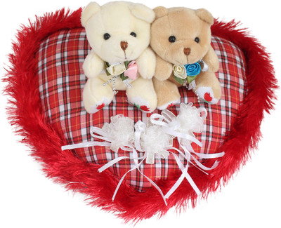 

Tickles Romantic couple Teddy sitting on Heart Special Valentine Day gift - 23 cm(Red)