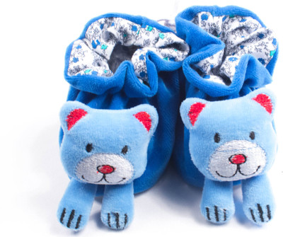 

Ole Baby 3D Plush Soft Velvet Fur Fabric light weight Newborn Infant Non Slip Anti Skid Sole Prewalker Crib Shoes Baby girl Baby Boy shoes 0-4 Months Booties(Toe to Heel Length - 10 cm Blue)