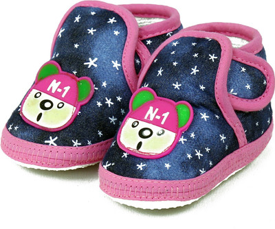 

VLS Lifestyle (0-12 M) Star Printed Booties(Toe to Heel Length - 11 cm Pink)