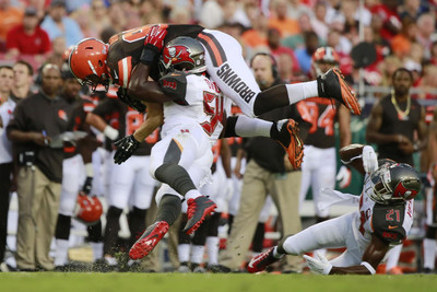 

Sports Cleveland Browns Football Wall Poster Paper Print(12 inch X 18 inch, Rolled)