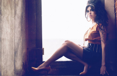 

music-amy-winehouse-singers-united-kingdom-curvqcfud Wall Poster Paper Print(12 inch X 18 inch, Rolled)