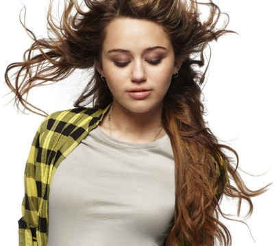 

music-miley-cyrus-singers-united-states-htxntgykfgc Wall Poster Paper Print(12 inch X 18 inch, Rolled)