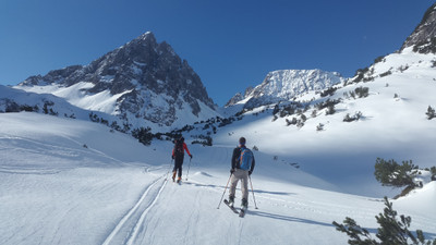 

Akhuratha Poster Sports Skiing Climbing Mountain Snow Winter Mountaineering HD Wallpaper Background Fine Art Print(12 inch X 18 inch, Rolled)