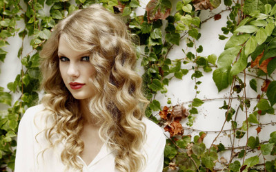 

Akhuratha music-taylor-swift-singers-united-states-gtkdpjgvn Wall Poster Paper Print(12 inch X 18 inch, Rolled)