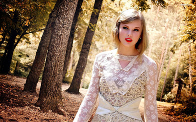 

Akhuratha music-taylor-swift-singers-united-states-zexgcunm Wall Poster Paper Print(12 inch X 18 inch, Rolled)