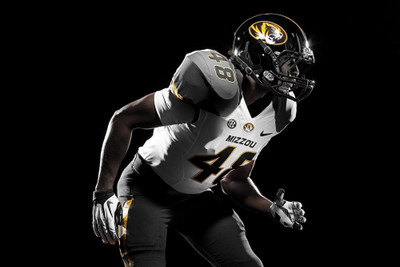 

Sports Missouri Tigers Football Wall Poster Paper Print(12 inch X 18 inch, Rolled)