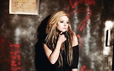 

Akhuratha music-avril-lavigne-singers-canada-woman-hpdgbjqf Wall Poster Paper Print(12 inch X 18 inch, Rolled)