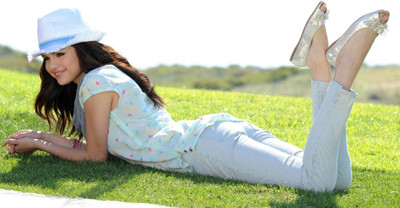 

music-selena-gomez-singers-united-states-auxueryrr Wall Poster Paper Print(12 inch X 18 inch, Rolled)