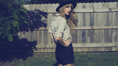 

Akhuratha music-taylor-swift-singers-united-states-fdufsyvx Wall Poster Paper Print(12 inch X 18 inch, Rolled)
