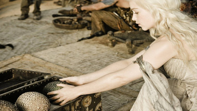

Akhuratha Game of Thrones Fine Quality Wall Poster Paper Print(12 inch X 18 inch, Rolled)