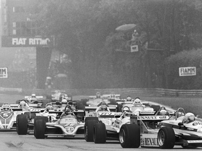 

Akhuratha Poster Sports F1 Racing HD Wallpaper Background Fine Art Print(12 inch X 18 inch, Rolled)