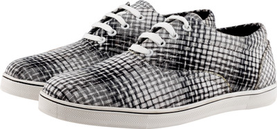 

Bog Chief Stylish loafers, Casuals, Party wear Casuals For Men(Grey