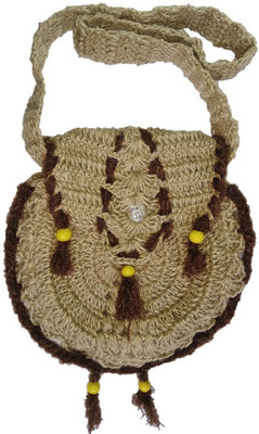 

Madhur Aart Shoulder Bag(Khaki)