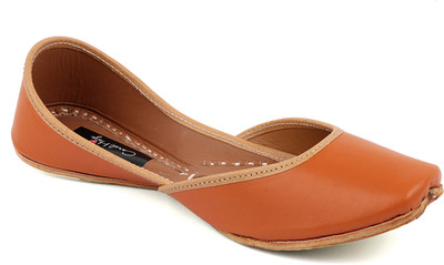 

Coral Haze Premium Quality Leatherite Women's Punjabi Fashionable Stylish Juttis Tan Jutis For Women(Tan