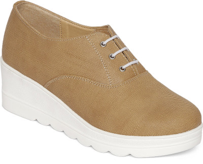 

WoodBrough Sneakers For Women(Beige