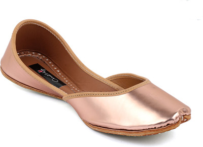 

Coral Haze Premium Quality Leatherite Women's Punjabi Fashionable Stylish Juttis Rose-Gold Bellies For Women(Pink