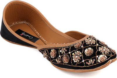 

Coral Haze Premium Quality Velvet Women's Punjabi Fashionable Stylish Jutti Black Bellies For Women(Black