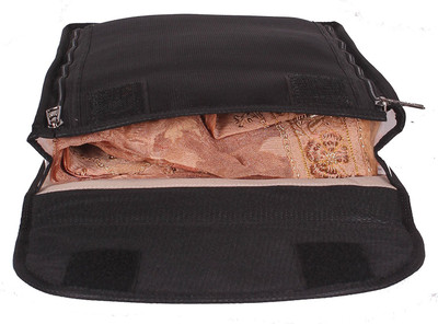 

Bag Srus Red Shirt or Saree Protective Cover Packing Bag (SA101FRD) SA101FRD SA101FRD(Red)
