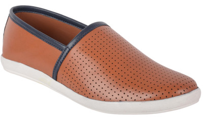 

AAIKEN stylish and Trendy Casuals For Men(Black