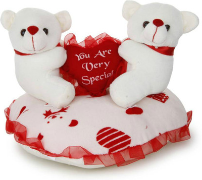 

Lata Valentine White Couple with Heart on White Heart - 30 cm(White, Red), Red;white