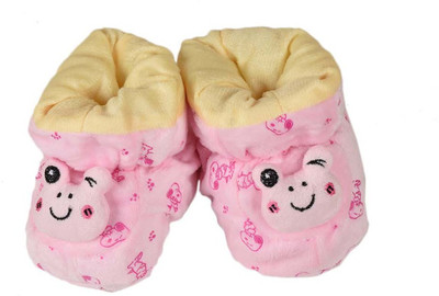 

Tiekart Funky Pink Flannel Booties Footwear for Baby Boys and Baby Girls Booties(Toe to Heel Length - 17 cm Pink)