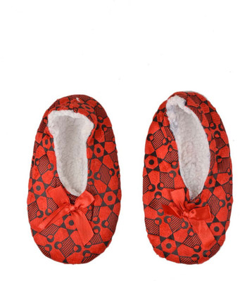

Tiekart Cute Red Flannel Booties Footwear for Baby Boys and Baby Girls Booties(Toe to Heel Length - 17 cm Red)