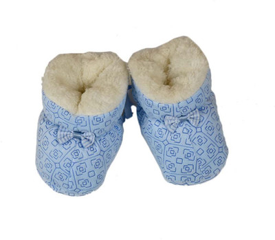 

Tiekart Cute Blue Flannel Booties Footwear for Baby Boys and Baby Girls Booties(Toe to Heel Length - 17 cm Blue)