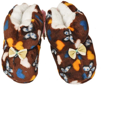 

Tiekart Funky Brown Flannel Booties Footwear for Baby Boys and Baby Girls Booties(Toe to Heel Length - 17 cm Brown)