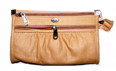 

One Shop Casual Beige Clutch