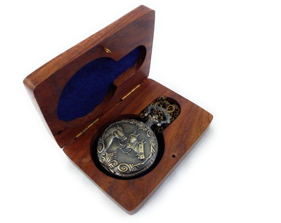 

Kartique |THREE HORSES | Push Button Antique Style | Sheesham Box | Antique Finish | Alloy | Long Pocket Watch Chain