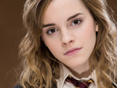 

Celebrity Emma Watson Actresses United Kingdom Brytney HD Wall Poster Paper Print(18 inch X 12 inch, Rolled)