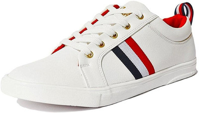 

PRIMO CLEATS Sneakers For Men(Multicolor, White
