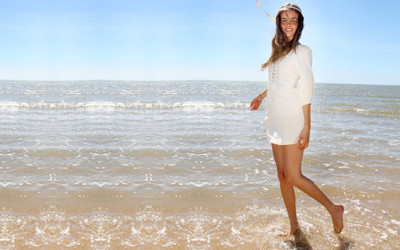 

Isabel Lucas Actresses Australia HD Wall Poster Paper Print(12 inch X 18 inch, Rolled)