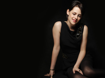 

Celebrity Kristen Stewart Actresses United States HD Wall Poster Paper Print(18 inch X 12 inch, Rolled)