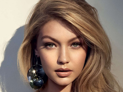 

Celebrity Gigi Hadid Models United States HD Wall Poster Paper Print(18 inch X 12 inch, Rolled)