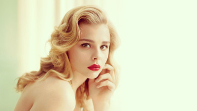 

Celebrity Chloë Grace Moretz Actresses United States HD Wall Poster Paper Print(18 inch X 12 inch, Rolled)