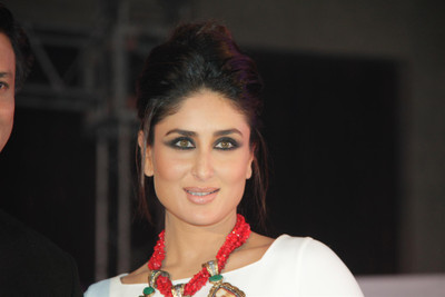 

Celebrity Kareena Kapoor Actresses India HD Wall Poster Fine Art Print(12 inch X 18 inch, Rolled)