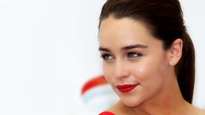 

Celebrity Emilia Clarke Actresses United Kingdom Green Eyes Brunette English Actress HD Wall Poster Fine Art Print(12 inch X 18 inch, Rolled)