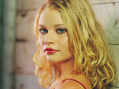 

Emilie De Ravin Actresses Australia HD Wall Poster Paper Print(12 inch X 18 inch, Rolled)