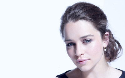 

Celebrity Emilia Clarke Actresses United Kingdom Green Eyes Brunette English Actress HD Wall Poster Fine Art Print(12 inch X 18 inch, Rolled)