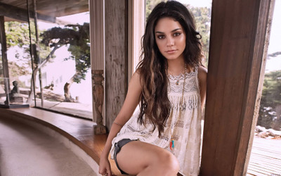 

Celebrity Vanessa Hudgens Actresses United States Arab Vanessa Hudgens Woman HD Wall Poster Paper Print(18 inch X 12 inch, Rolled)