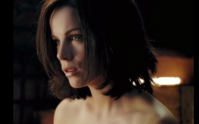 

Kate Beckinsale Actresses HD Wall Poster Paper Print(12 inch X 18 inch, Rolled)