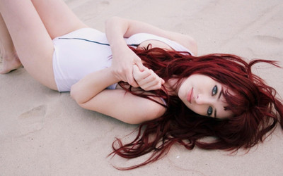 

Celebrity Susan Coffey Models United States HD Wall Poster Paper Print(18 inch X 12 inch, Rolled)